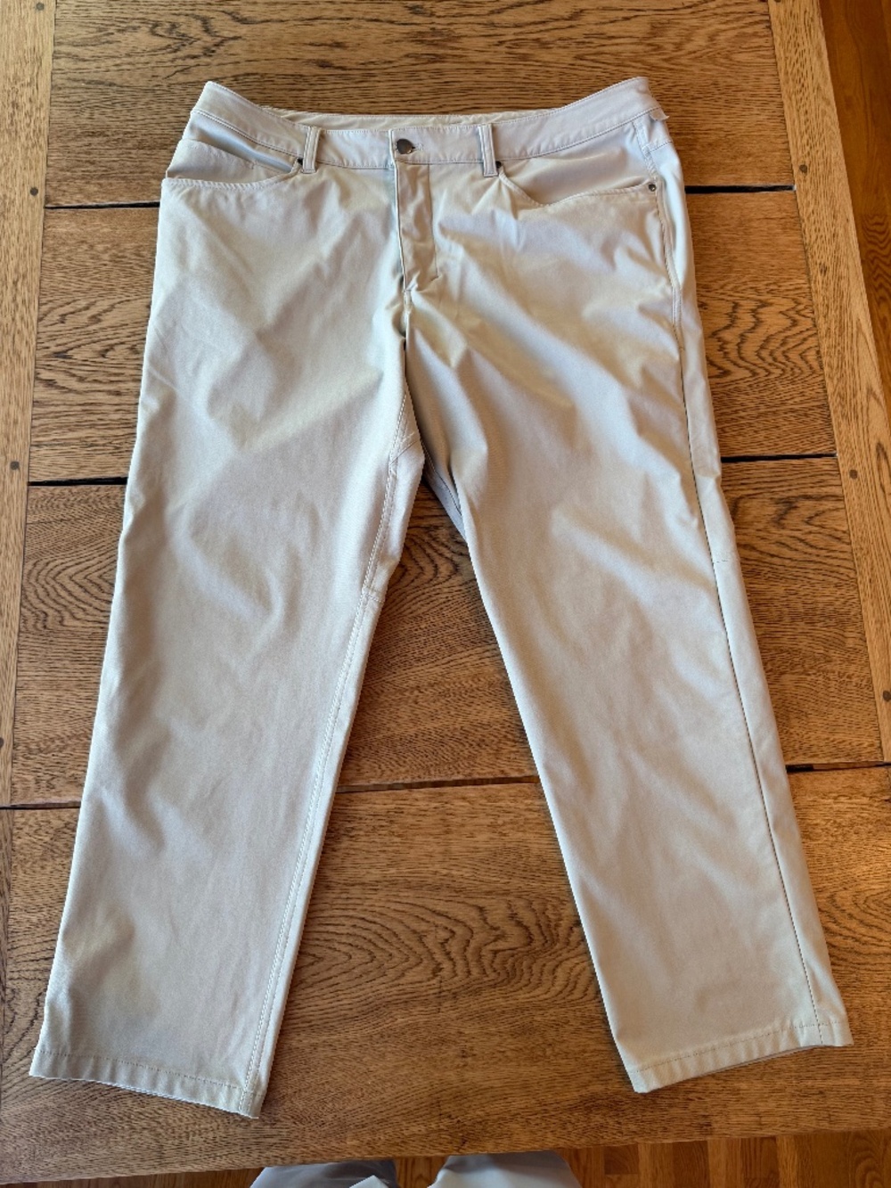 Lululemon ABC Warpstreme 36"W x 28"L - Trench Tan